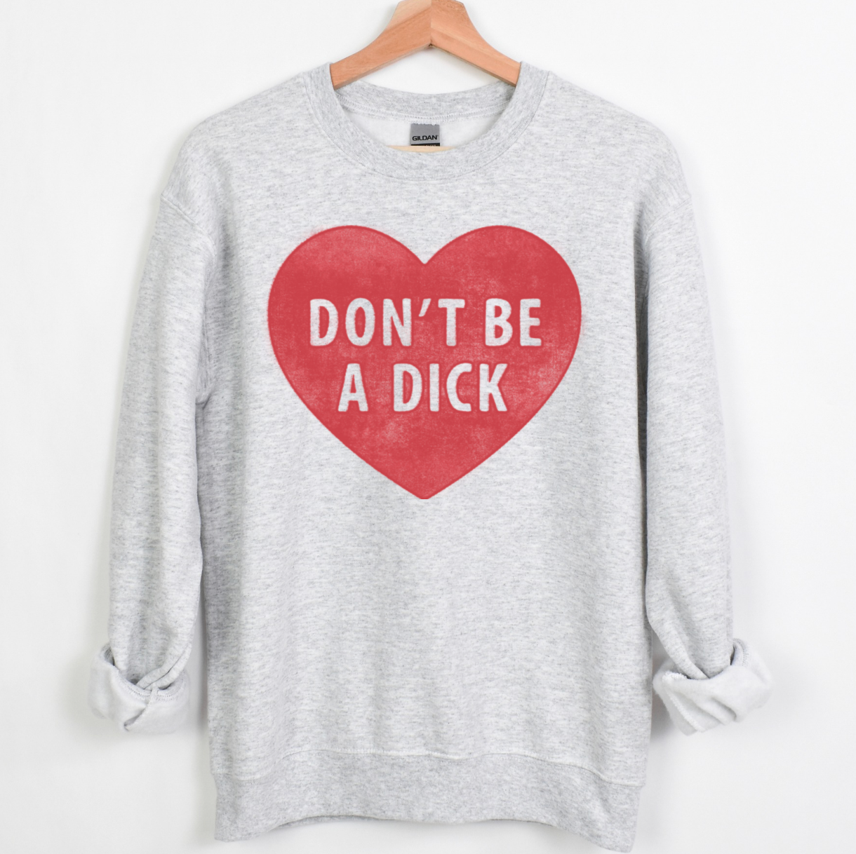 Jolene's Boutique – Großhandel Sweatshirt mit Grafikdruck – Damen – Sei kein Arschloch Lustiges Valentinstags-Grafik-T-Shirt oder Crewneck3