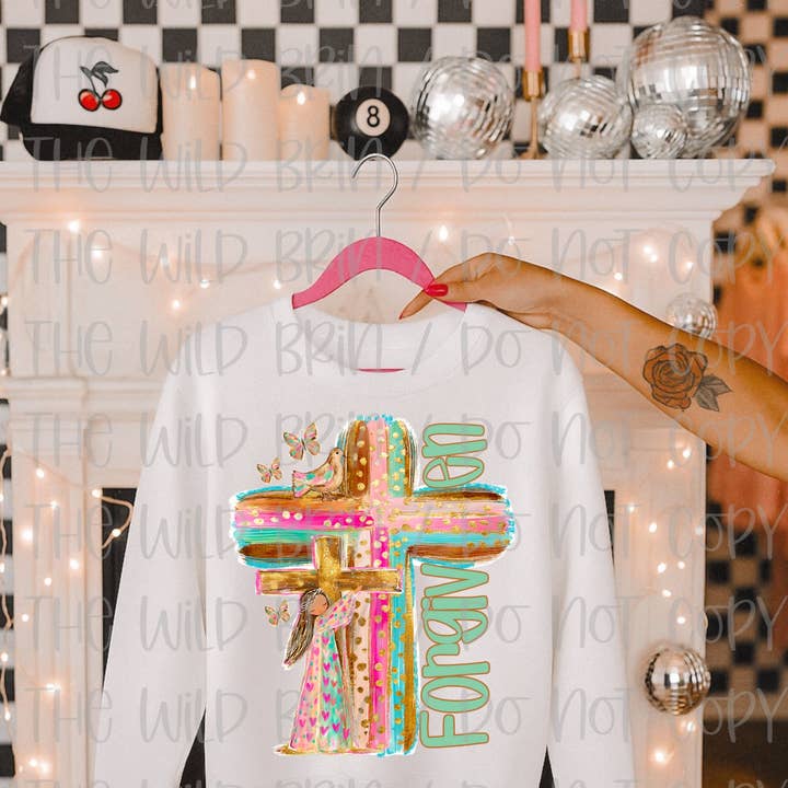Vergeven Gildan Sweatshirt voor wholesale door Sweet Tees & More