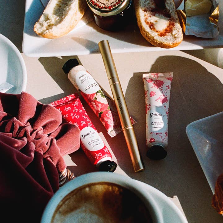 Yolaine – wholesale Lipstick – Daphne Rouge Mousse - Velvet Lipstick7