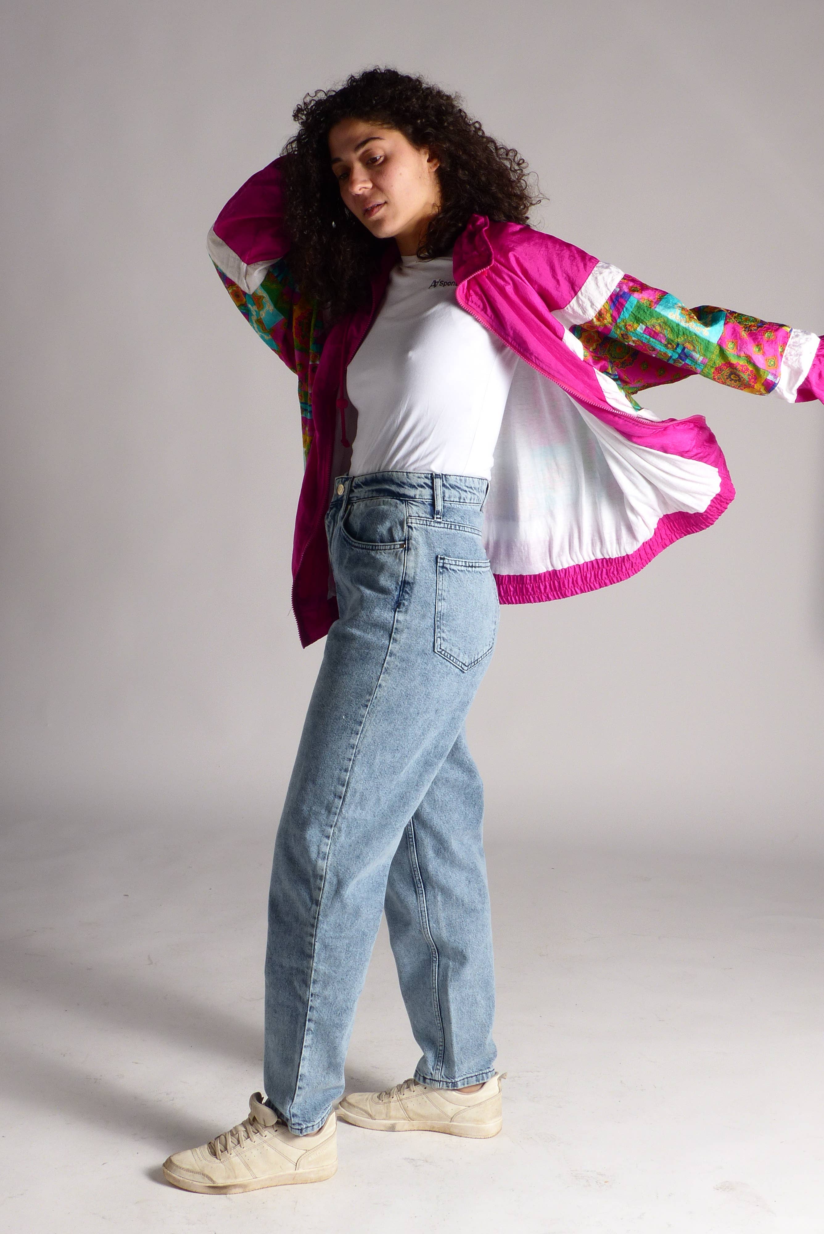 Blue Mom jeans for women - iconic from the 80s for wholesale on Faire2