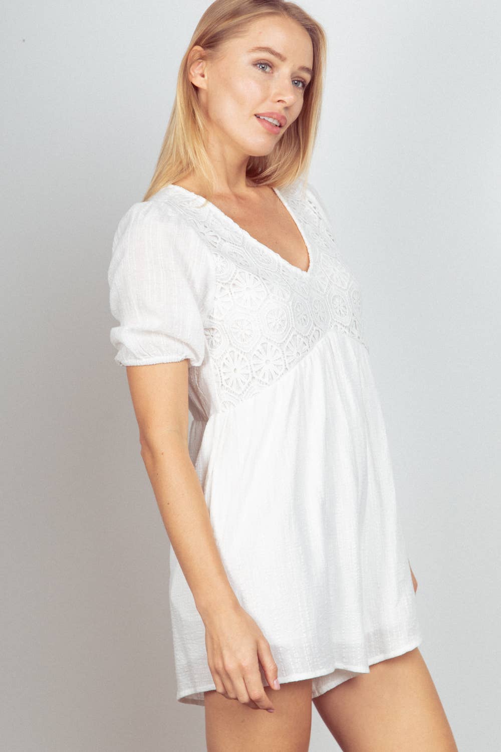 VERY J - Vendita all'ingrosso Tutina - Donna - Pagliaccetto in tessuto solido con maniche a sbuffo con dettagli in pizzo NP7038713