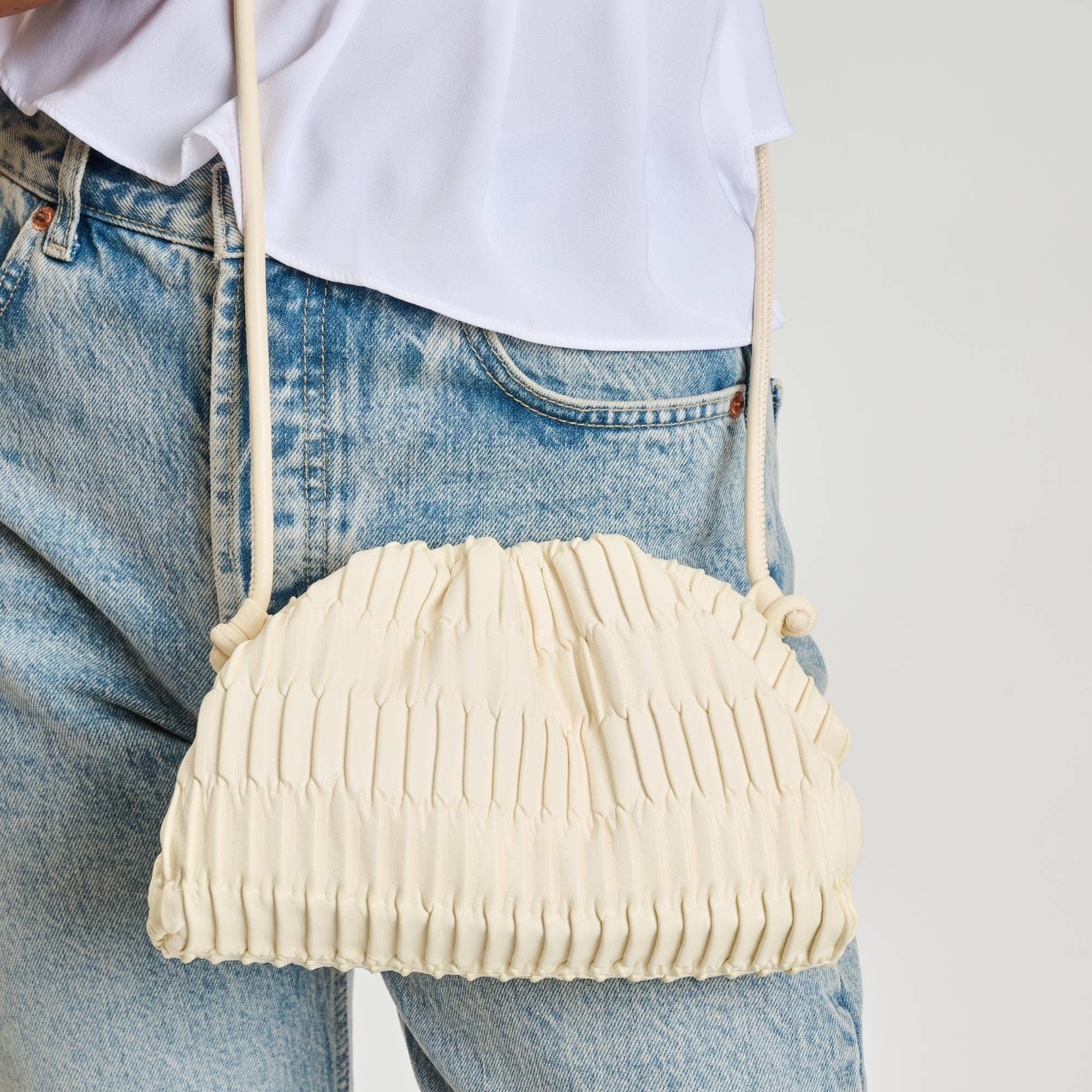 Moda Luxe - Wholesale Crossbody Bag - Women's - Divaire Crossbody31