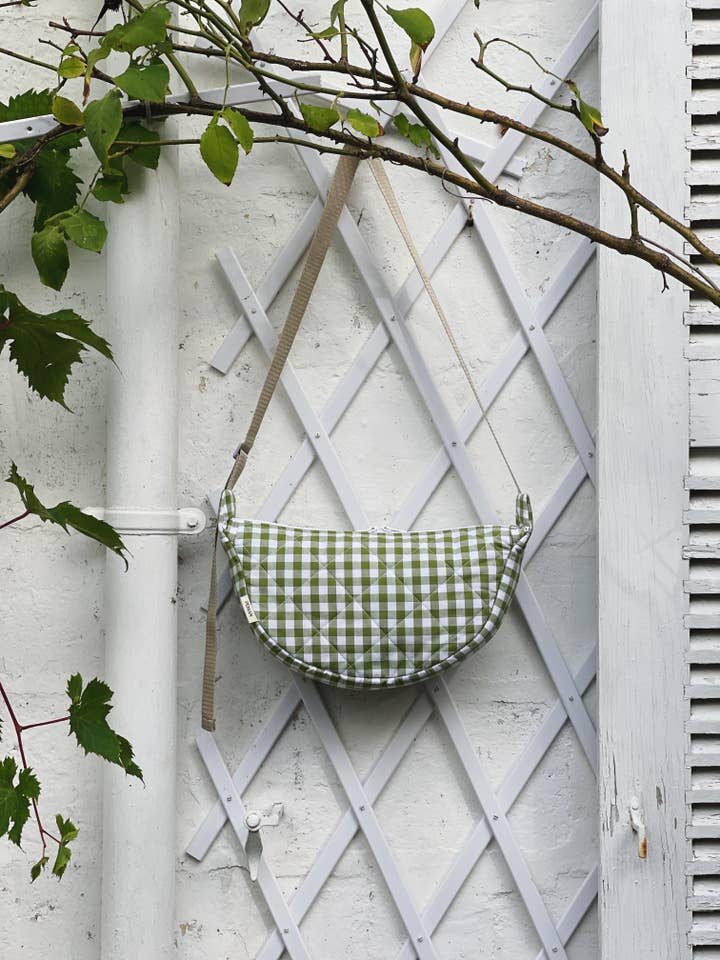 Halbmondtasche in grünem Vichy-Muster für den Großhandel von Peman