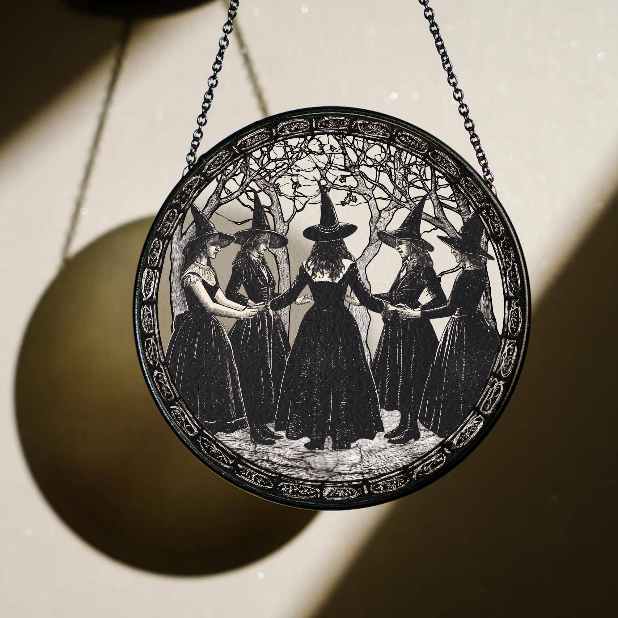 NVC Ecommerce LLC - Vendita all'ingrosso Acchiappasole - Vetrata Decorativa "Girls Will Be Girls", Strega di Salem6