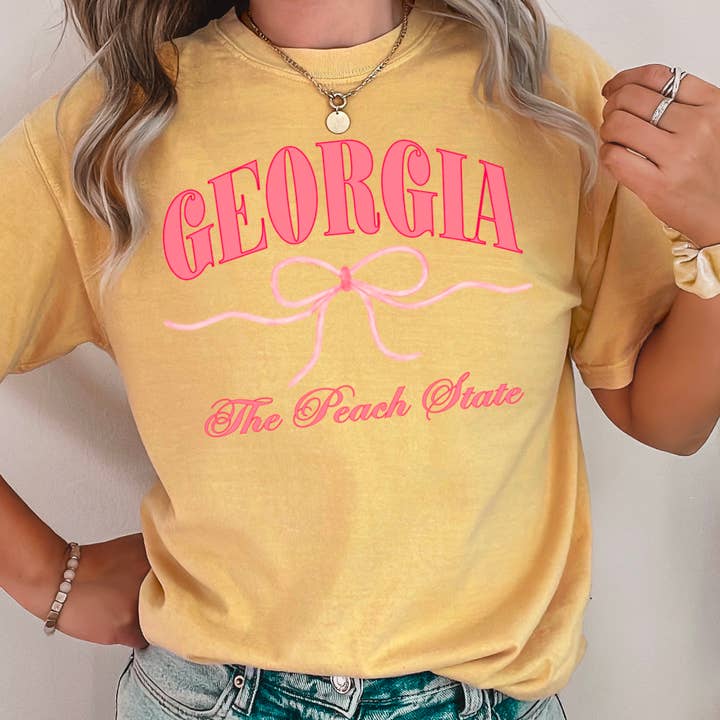 Shoppe SHC – Großhandel T-Shirt (Grafikdruck) – Damen – Coquette Tee | Georgia Tee | Grafik-T-Shirt für Damen10