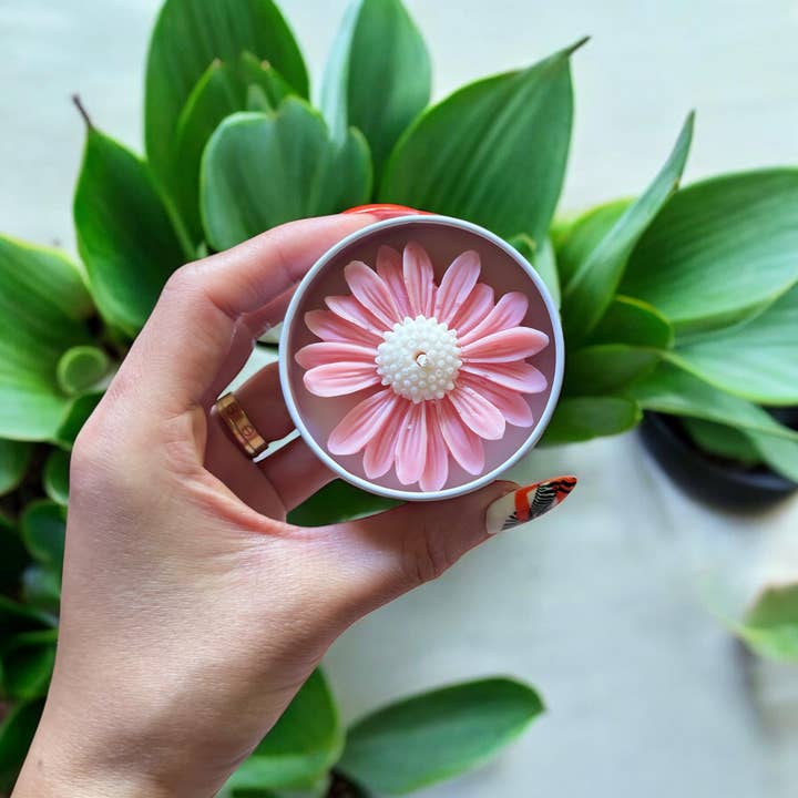 Karly’s Candles - Wholesale Party gift - Daisy Flower Candles for Wedding & Baby Shower Favors2