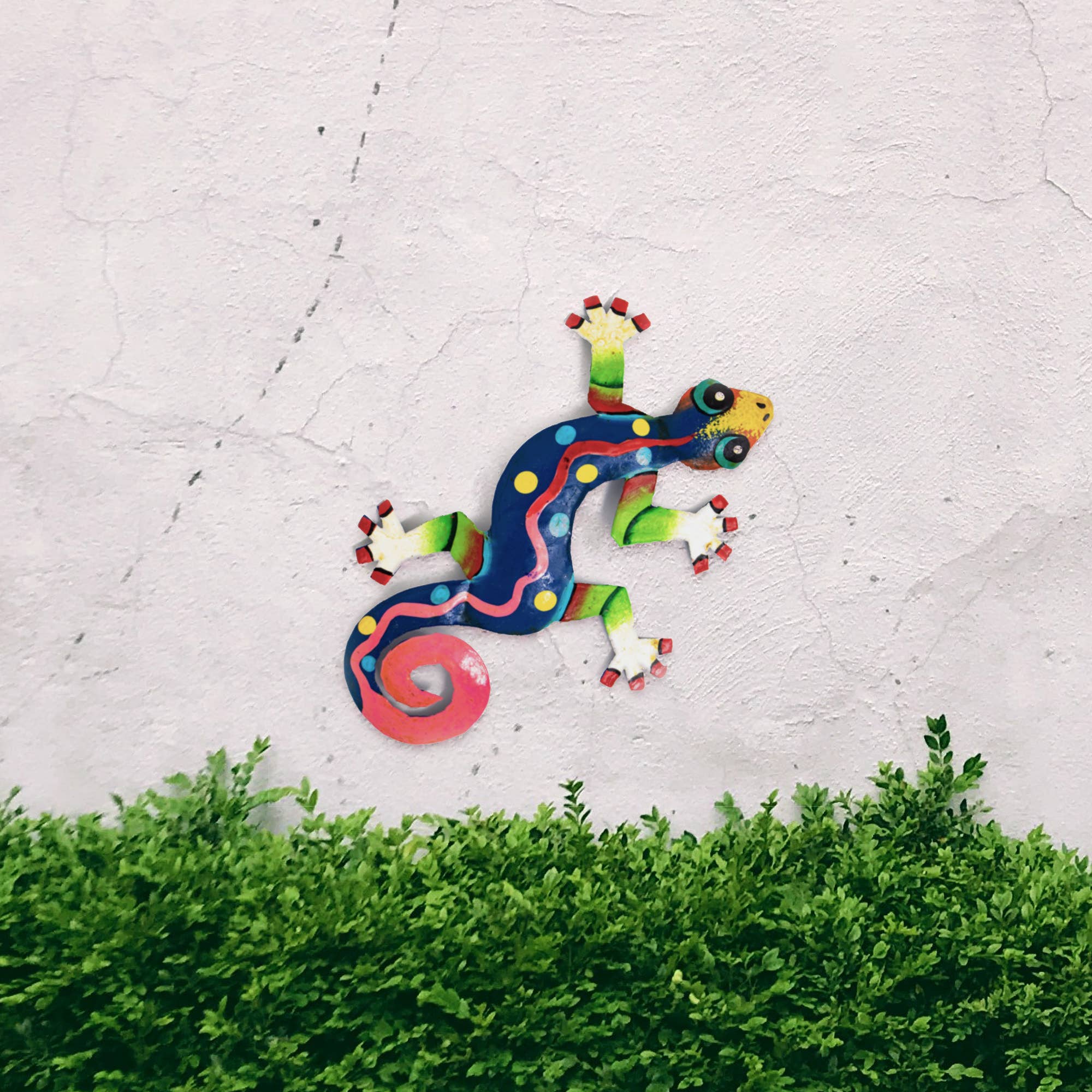 Global Crafts - Wholesale Wall Accent - 8" Painted Metal Drum Art Gecko Wall Hanging, Singe Gecko1