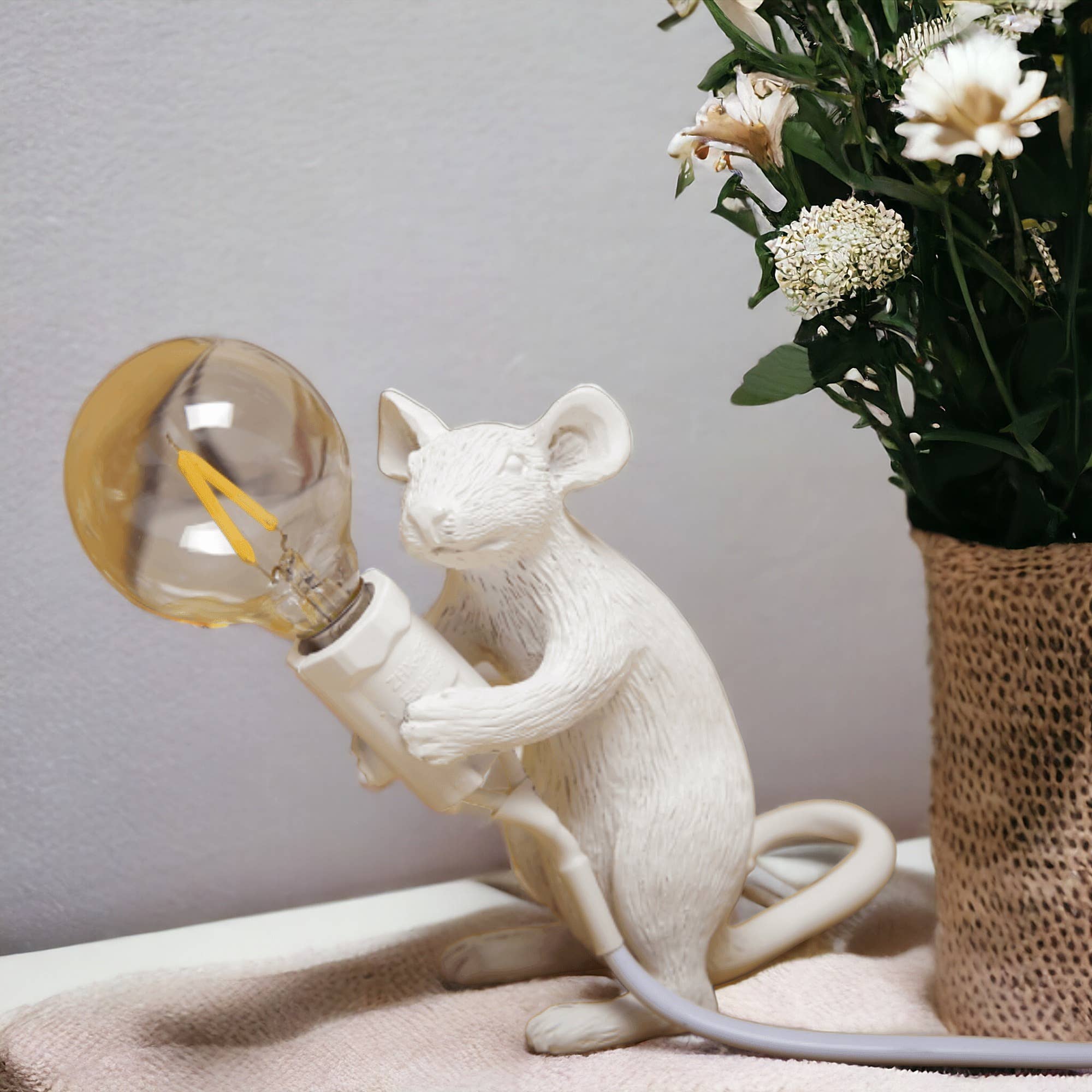 huemabe (All Import Duties Covered) – wholesale Night light – White Mouse Resin Night Light | Creative Lamp1