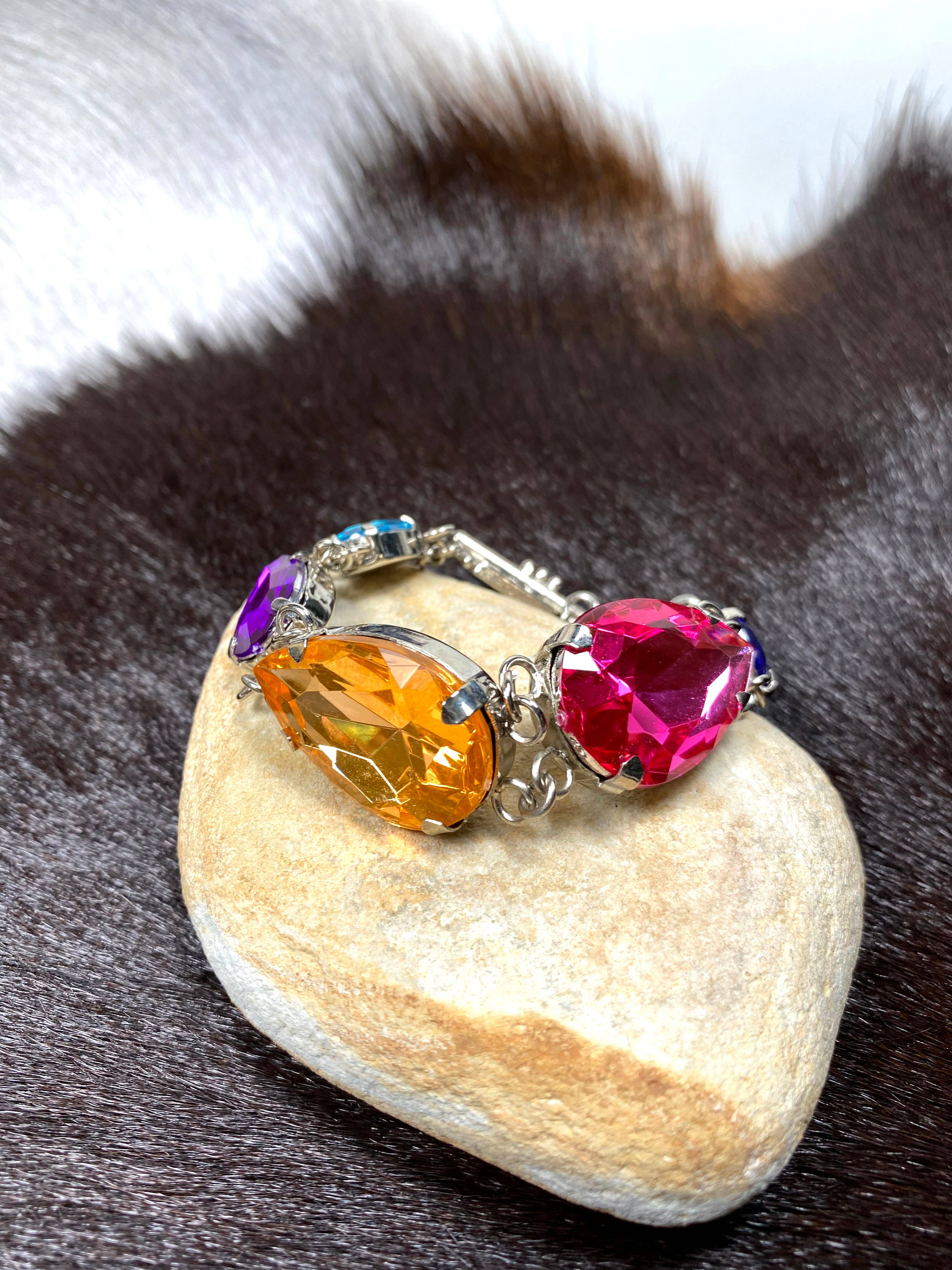 Fiona Accessories - Vente Parures de bijoux - Parure bracelet et boucles d'oreilles en forme de paon3