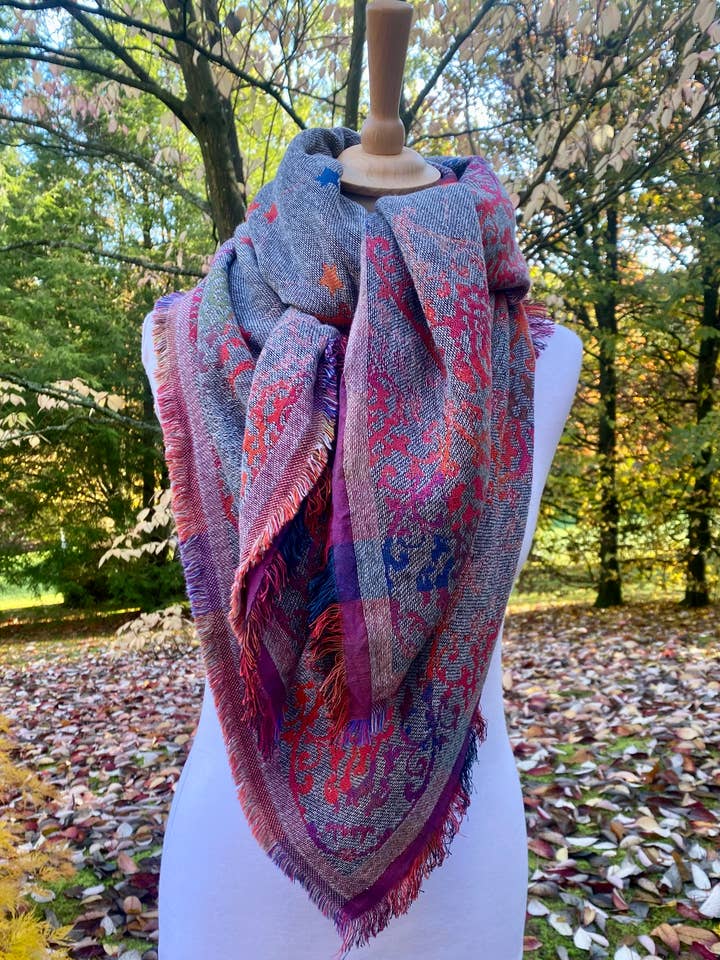 BROOKLIN SQUARE - 72% COTTON / 16% MODAL / 12% WOOL for wholesale by DIWALI PARIS