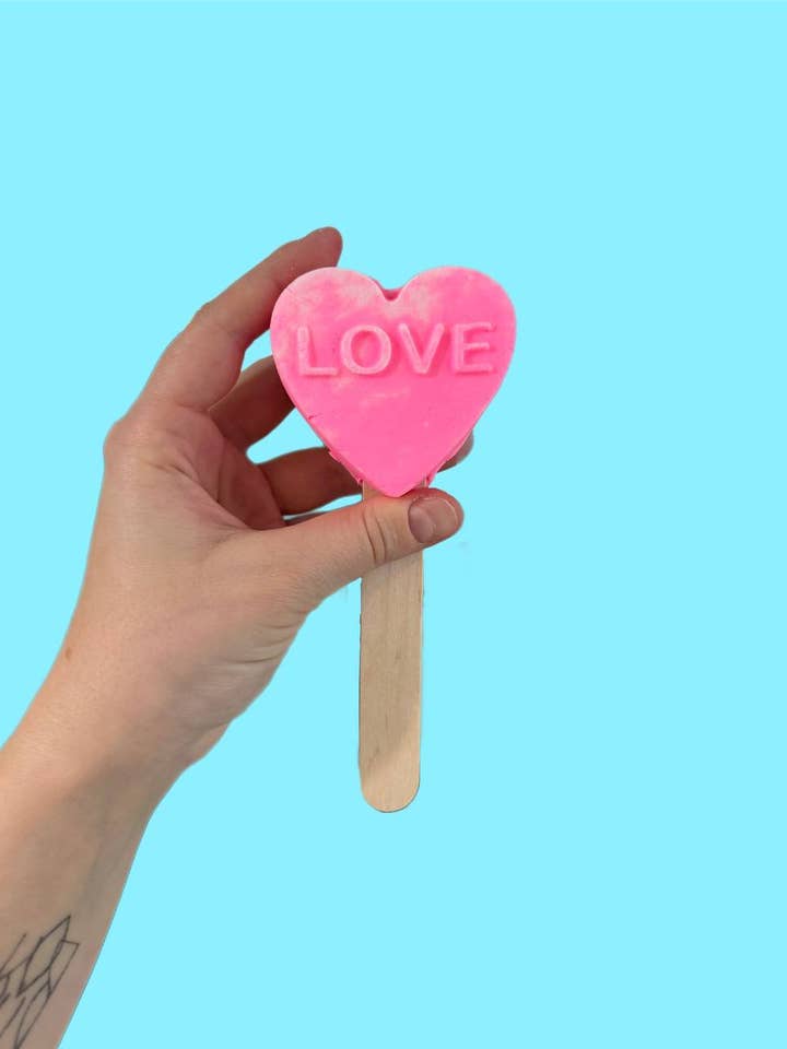 Valentine’s Day Bubble bath, LOVE. Reusable bubble bath for wholesale by La Bomba