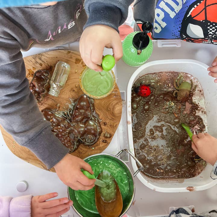 Potion Playground - Wholesale DIY craft kit – Child - Potion Kit-Creepy Crawlie Theme3