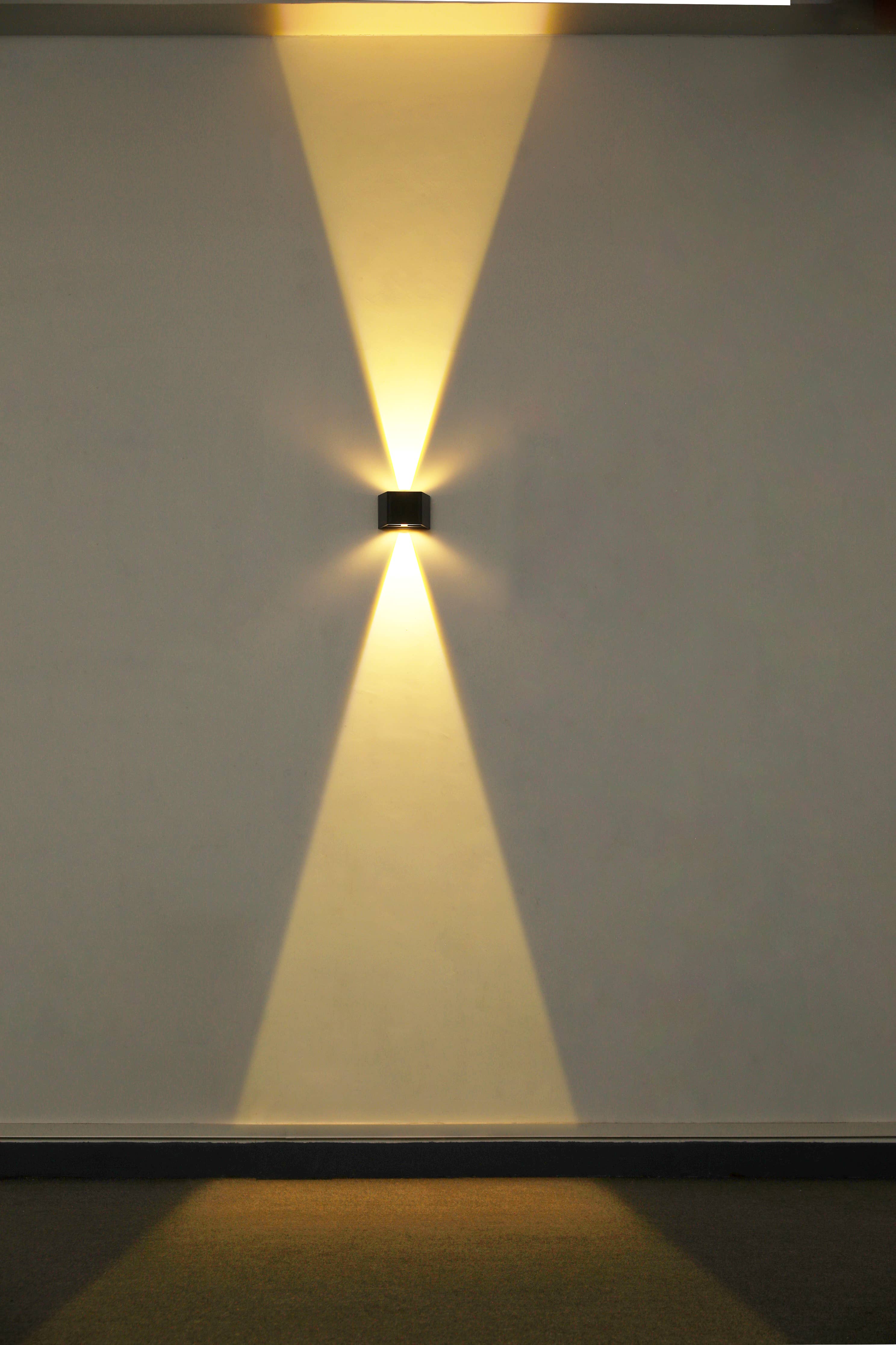 ENER-J – wholesale Accent/desk lamp – Solar Powered Adjustable Beam Angle Wall Light