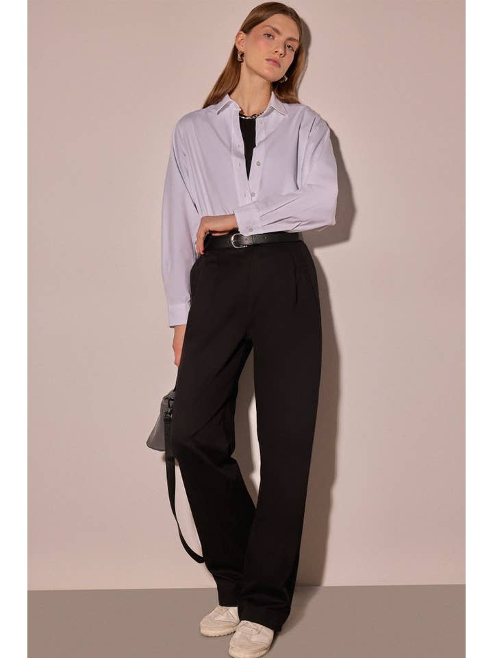 Siyah High-Waist Cotton Gabardine Pleated Trousers
for wholesale on Faire2