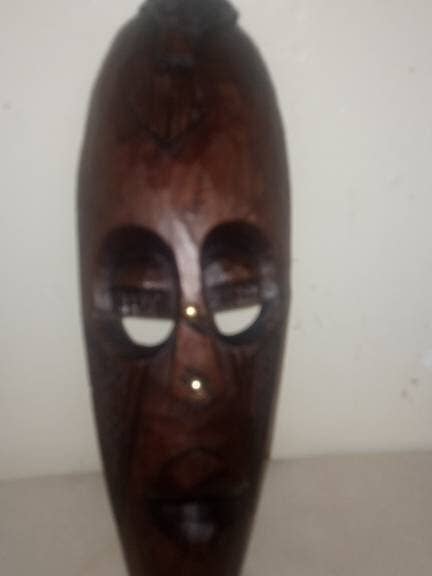 Tallados de máscaras artesanales de madera dura marrón con envío gratuito a todo el mundo. para venta al por mayor de Delight merchants