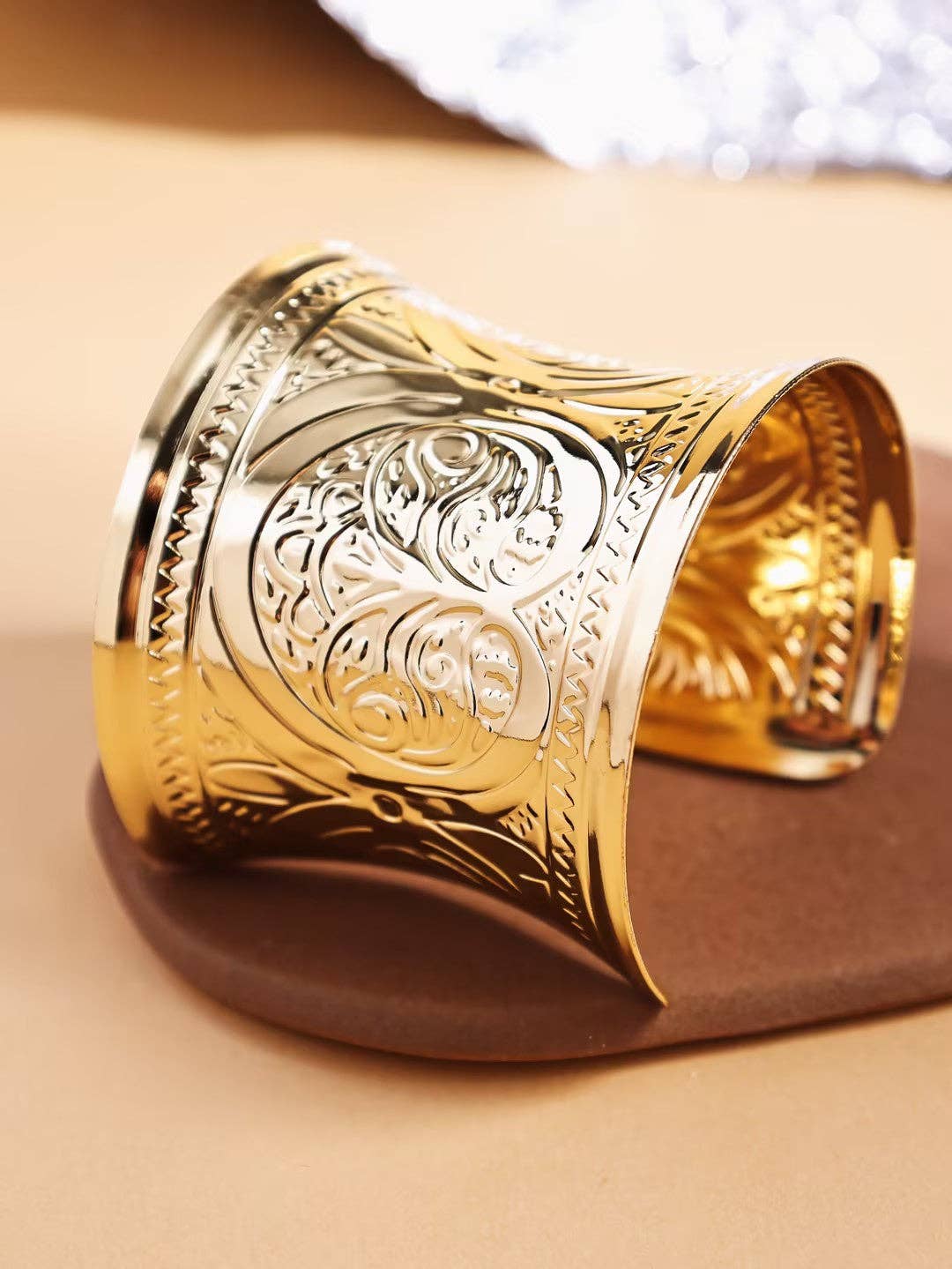 Katinki - Vente Bracelet manchette - Bracelet Manchette Large Gravé Baroque Vintage4