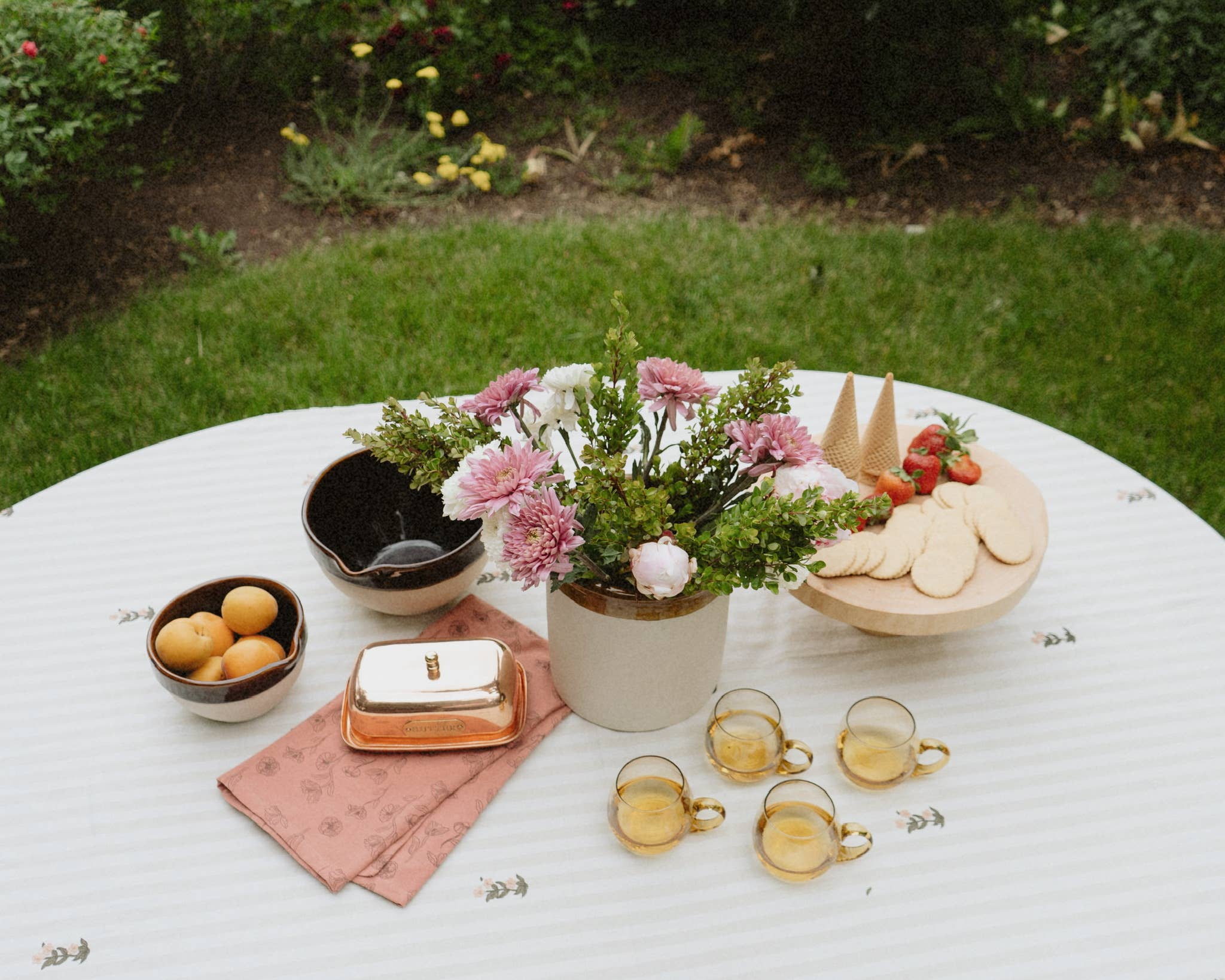 Galley and Fen – wholesale Tablecloth – Frances Ruffled Tablecloth7