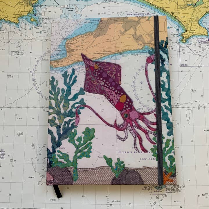 Carnet de notes premium à couverture rigide avec lignes, Squid à Freshwater Bay Wight pour la vente par Hannah Wisdom Textiles