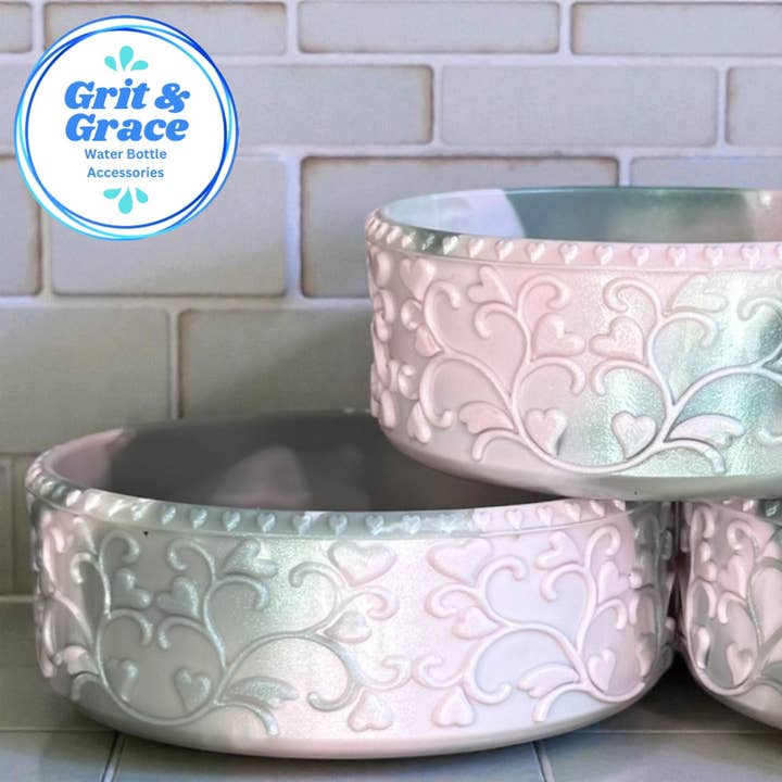 Herz-Schriftrolle Verdrehte Anmut Shorty-Stiefel für den Großhandel von Grit & Grace Water Bottle Accessories