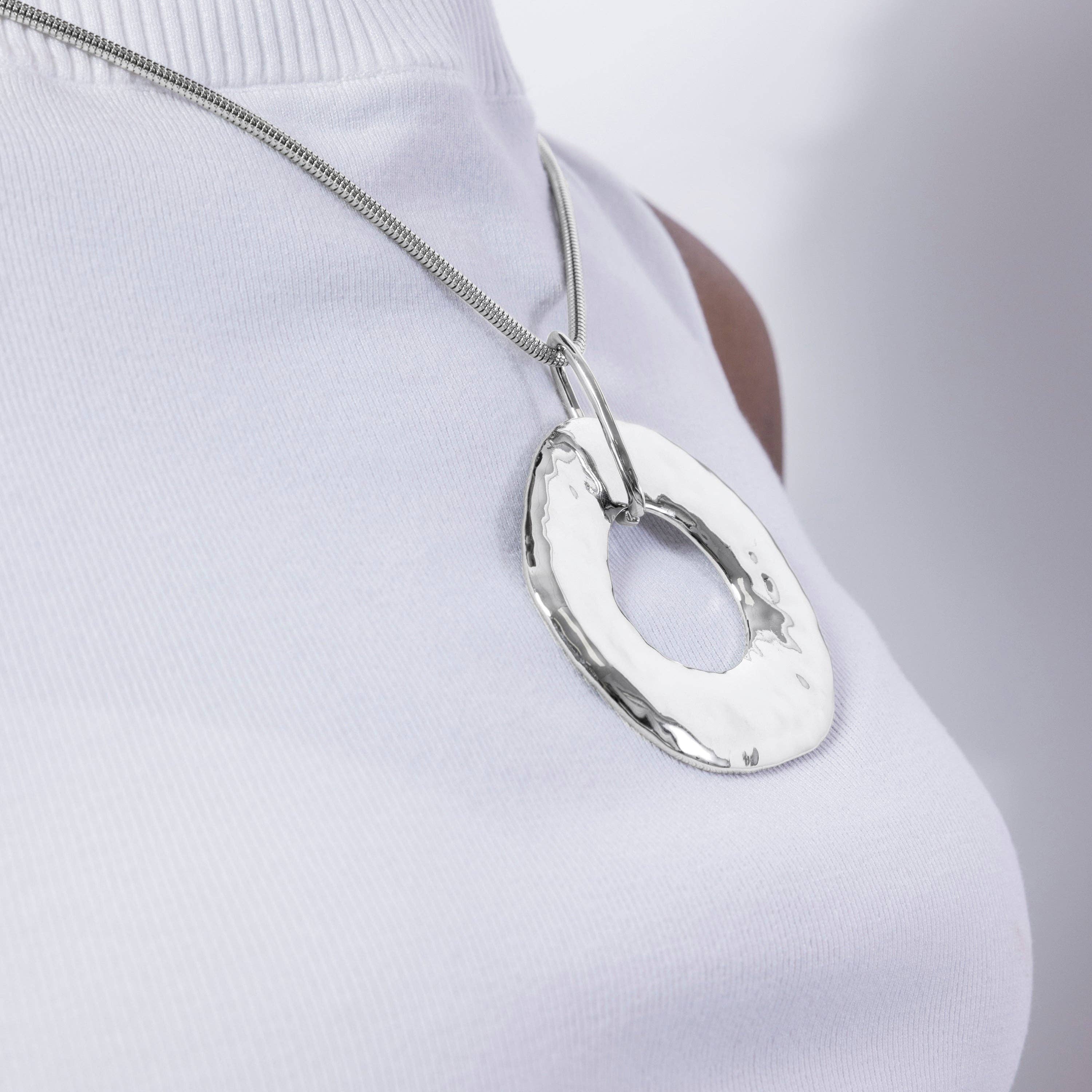 Luxenter – wholesale Hänge-/berlockhalsband – Krage avslutad i rodium - Routa2