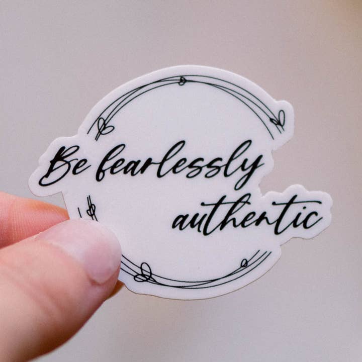 50 Aufkleber — Sei furchtlos authentisch Mini, Aufkleber 2x2 für den Großhandel von Savannah and James Co