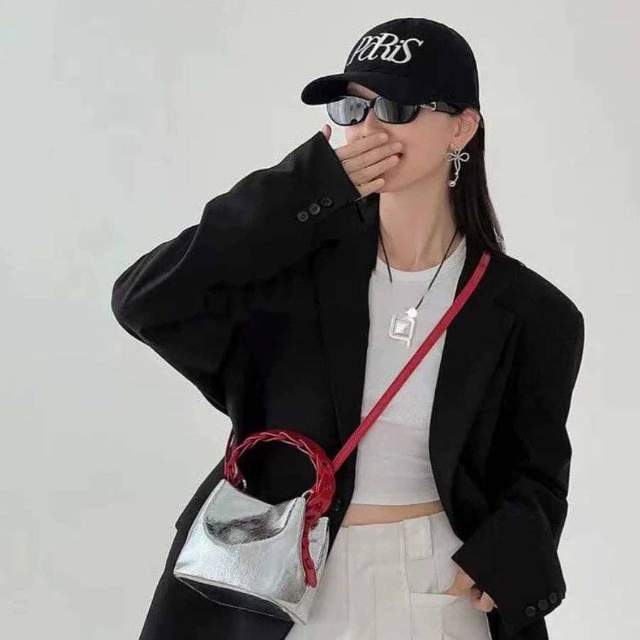 PLATA Bolso cubo plateado de diseño sofisticado de venta al por mayor en Faire4