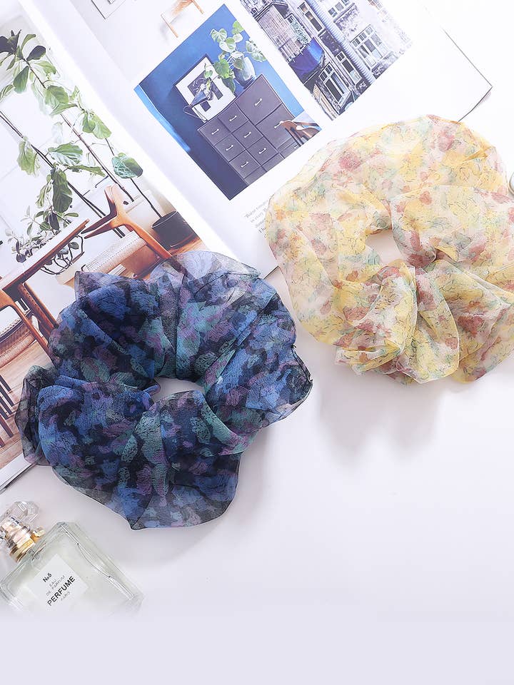 Übergroßes Haargummiset aus Chiffon mit Blumenmuster in Blau und Gelb für den Großhandel von JC Sunny Fashion