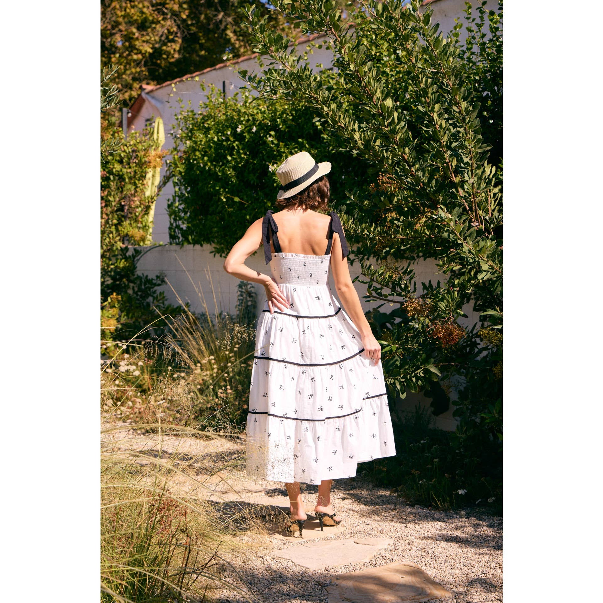 BRANCO ESBRANCO/PRETO ALÇAS DE FITA PARA VESTIDO MIDI COM LAÇO DE ALGODÃO FLARE para venda a revendedores na Faire11