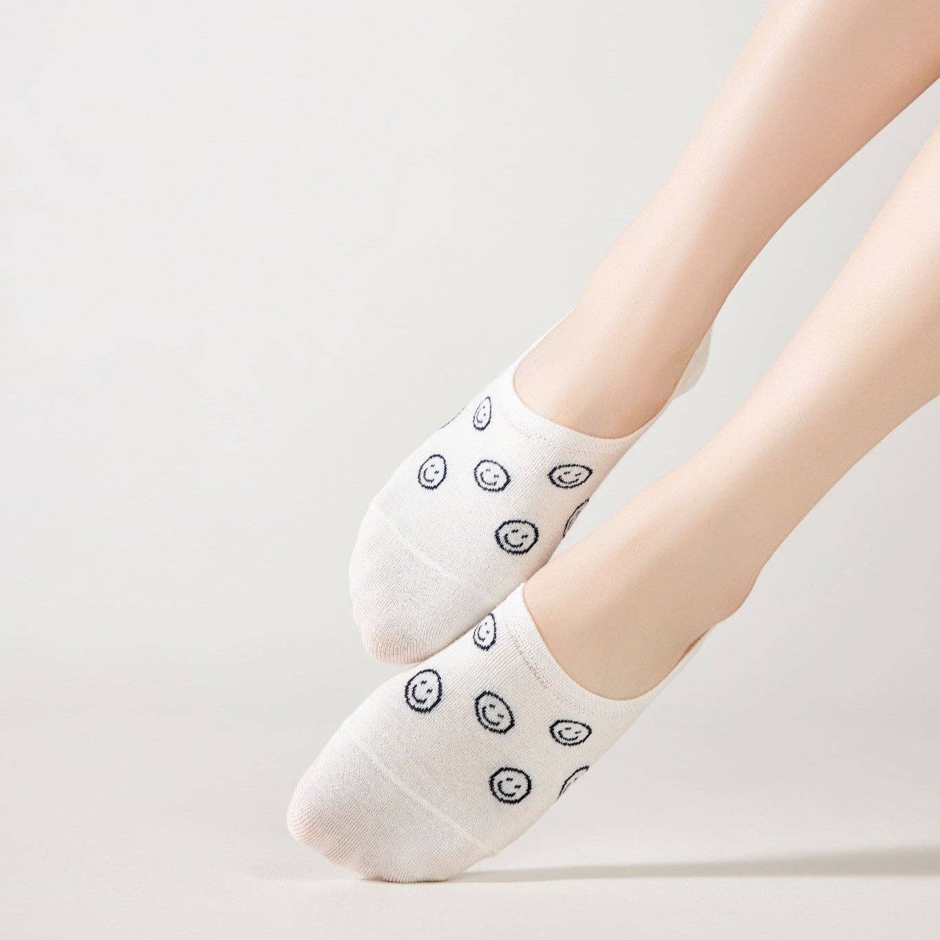 multicoloured Pack of 4 Invisible Smiley Socks for Women I 35-41 for wholesale on Faire6