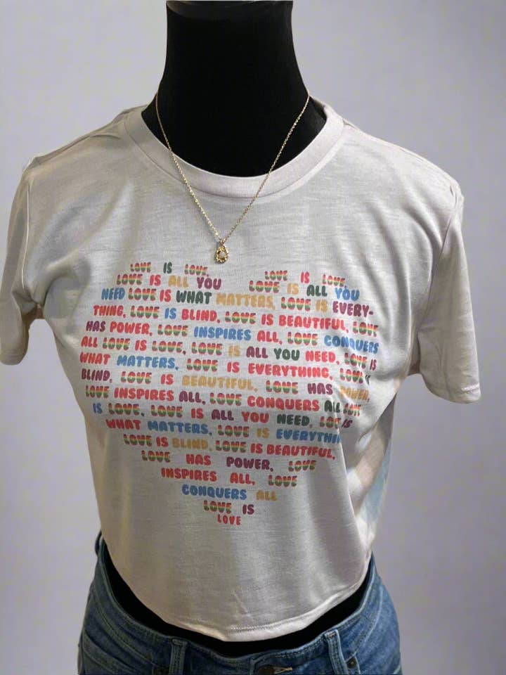 Top corto fluido Love para venta al por mayor de Accentuate the Positive