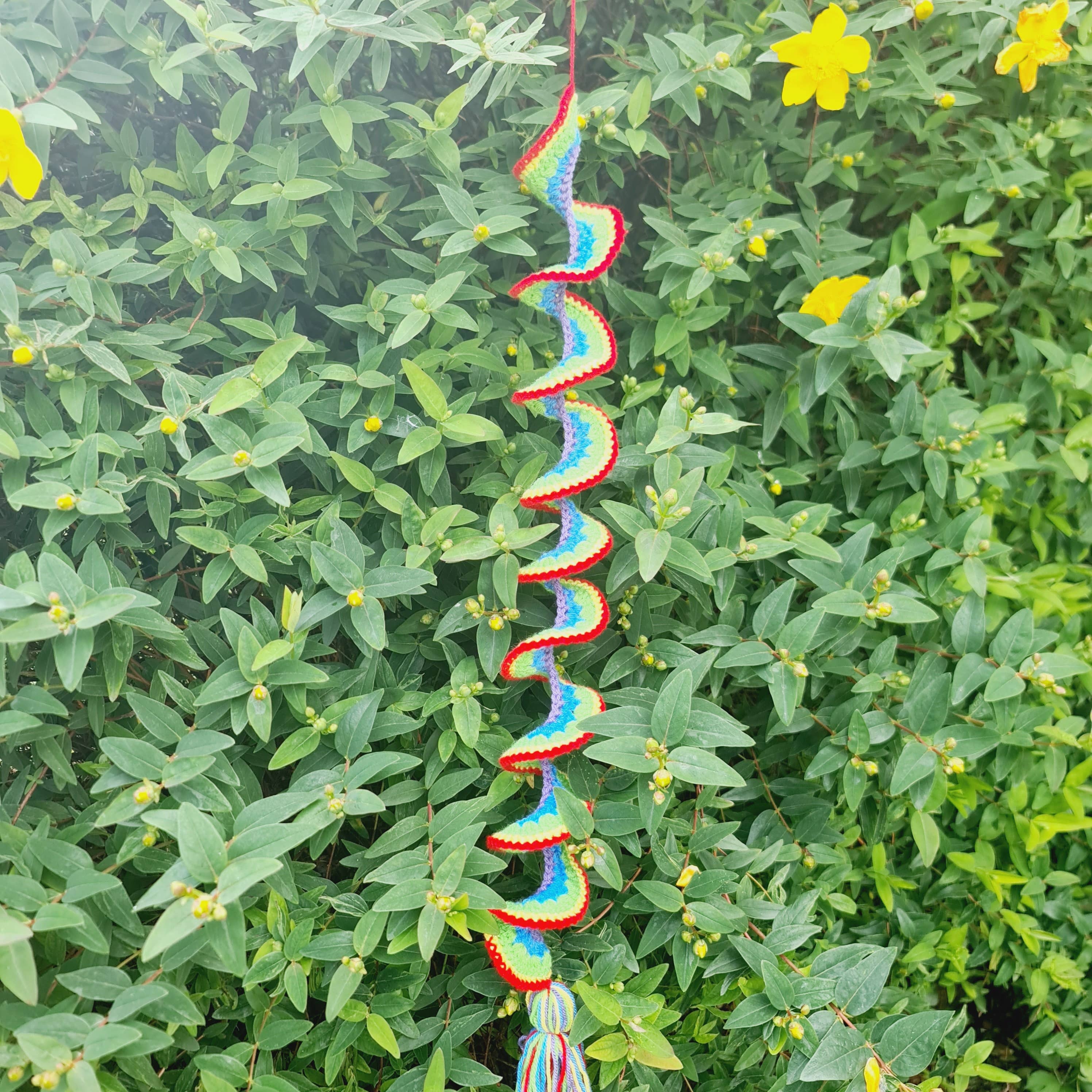 Sarah Lou Crafts – wholesale Wind spinner – Rainbow Wind Spinner - Home & Garden Décor1