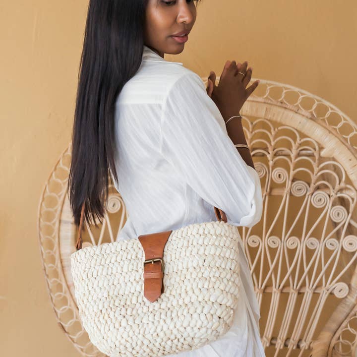 Avorio R2101 Gloria Borsa a Tracolla in Erba Marina con Dettagli in Pelle Vegana in vendita all'ingrosso su Faire