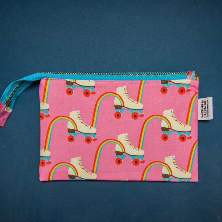 Melike Carr - Vente Étuis/trousses à crayons - Étuis à crayons à fermeture éclair en tissu avec pompons ou tirettes4