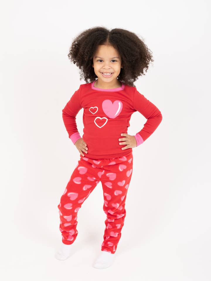Top en coton et pantalon polaire pour enfants en forme de cœur pour la Saint-Valentin pour la vente par Leveret Pajamas