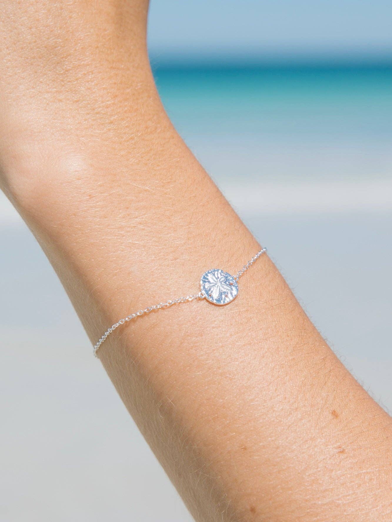 Malakai the Label – Engroshandel Armbånd med vedhæng – Sanddollar-armbånd i sterlingsølv2