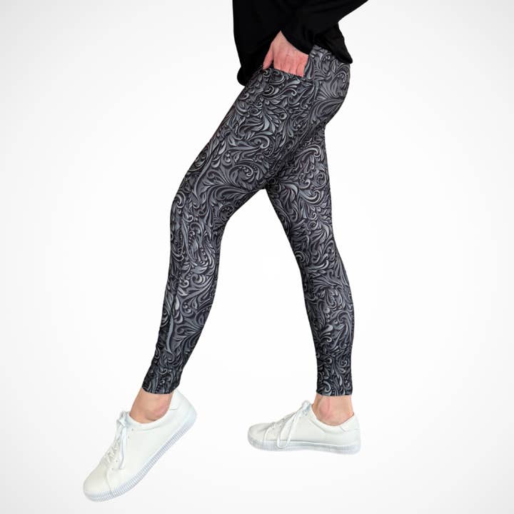 Legging de Poche Deluxe à Motif Floral Noir Vigne pour la vente par Natopia