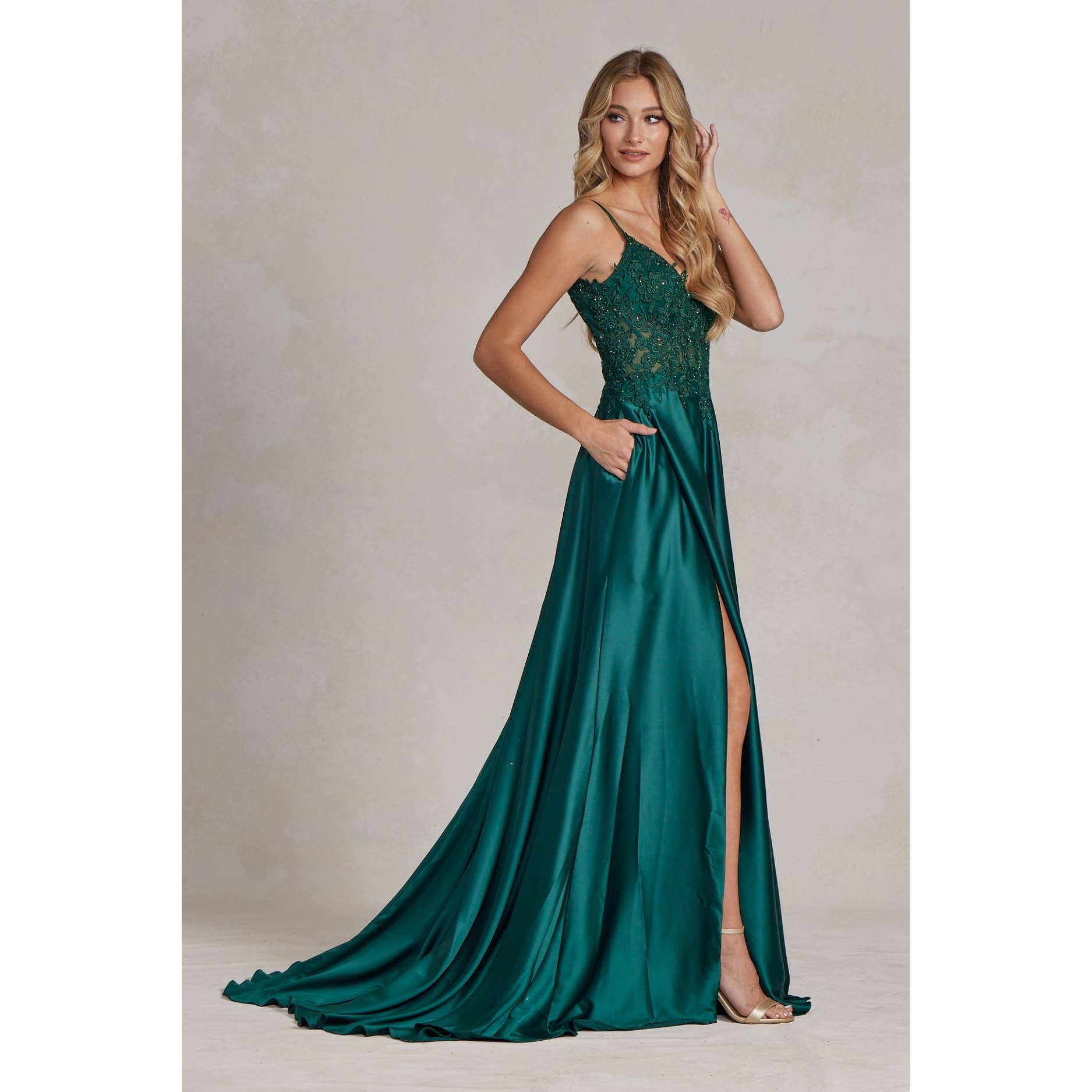 Noxanabel - Vente Robe de soirée – femme - Robe corset brodée avec jupe en satin évasée K11211