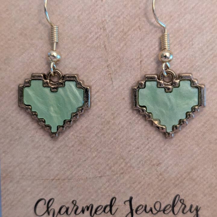 Con-Quest Crafts – Engroshandel Hængeøreringe og creoløreringe – Pixel hjerteøreringe - farverige, hypoallergeniske øreringe5