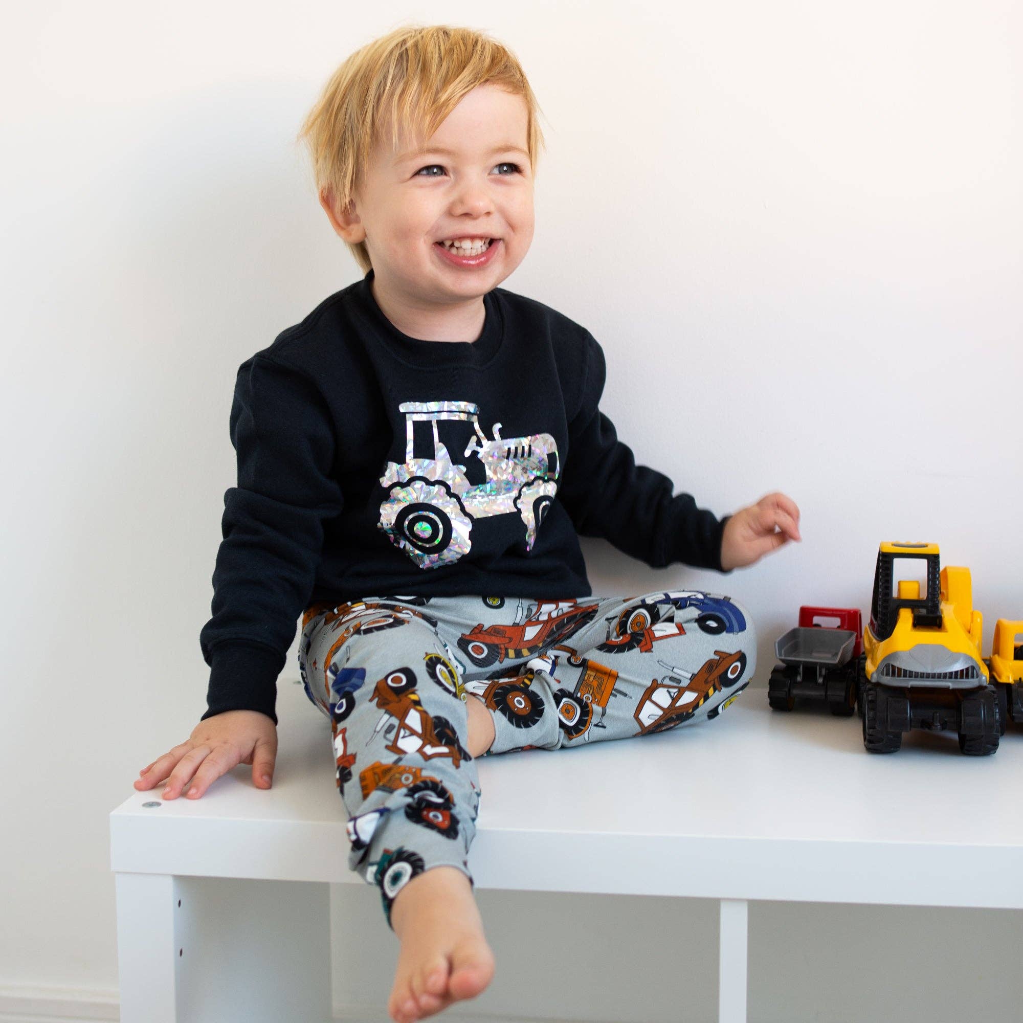 Fred & Noah – Großhandel Sweatshirt – Kinder – Hologramm-Traktor-Pullover2