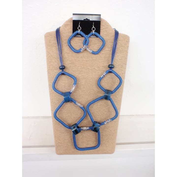 CORDON EN CIRE BLEU À 4 BRINS AVEC SYNTHÉTISEUR À 5 CARRÉS BLEU ET ARGENT pour la vente par International Duru's