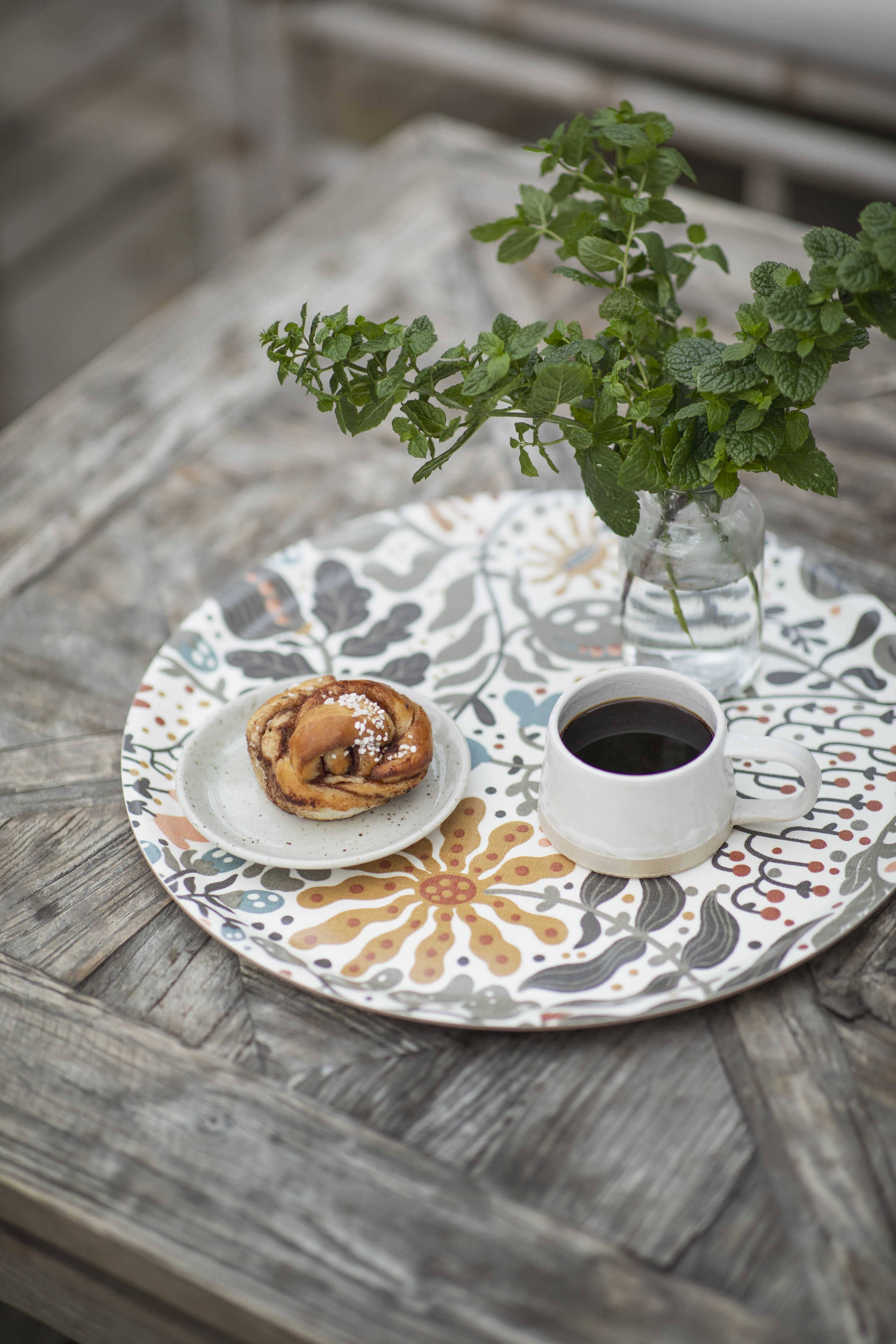 Spira of Sweden - Wholesale Serving Tray - MYLLRA tray Ø38 cm - Greige1