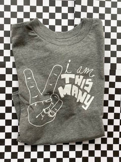 Soy This Tee- Dos para venta al por mayor de Happy Kids Co.