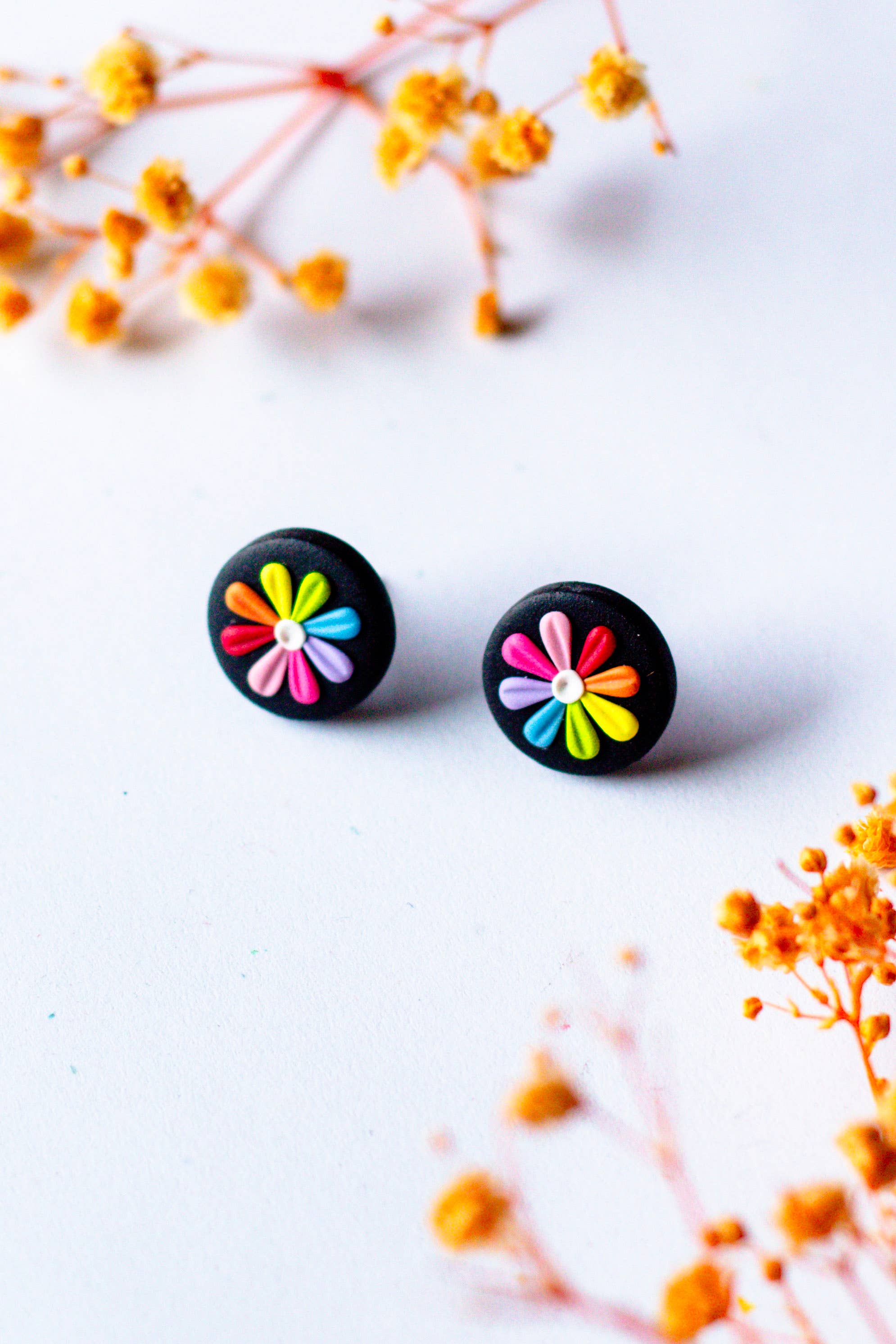 Slow Day Studios – wholesale Stud/post earrings – Small Rainbow Daisy Flower Black Polymer Clay Stud Earrings2