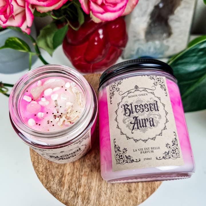 Duftkerze 'Blessed Aura' - La vie est Belle Parfum für den Großhandel von Moon Omen
