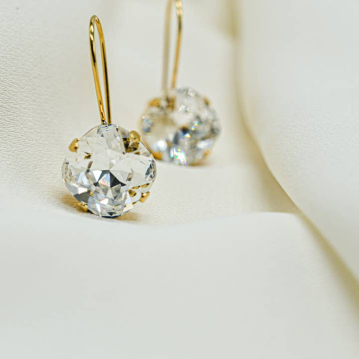 Sela+Sage – Großhandel Ohrhänger – Ohrringe mit Goldverschluss/-haken/-hebel und Swarovski-Strasssteinen3