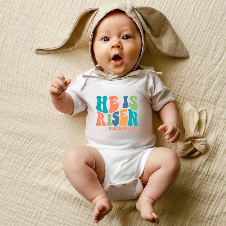 Cache-couche He Is Risen pour la vente par GFF Apparel