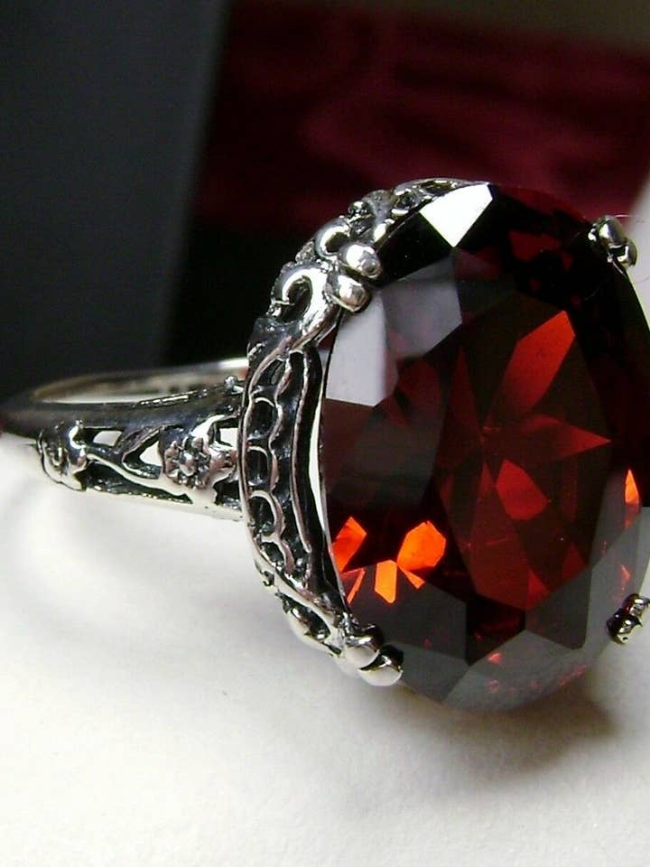Granatring, Naturlig Granat eller CZ Ædelsten, Edwardiansk Smykkerevival #D70 for engroshandel hos Silver Embrace Jewelry
