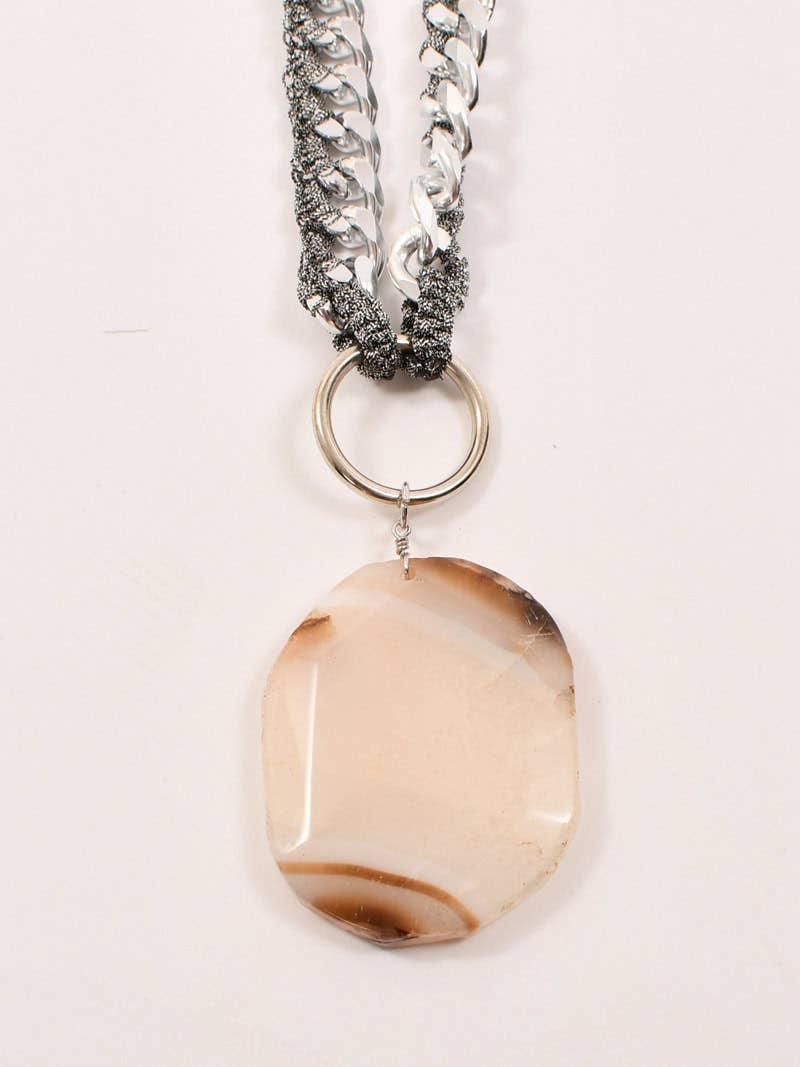 Victoria Moda - Vente Colliers à pendentif - Collier court avec pierre naturelle1