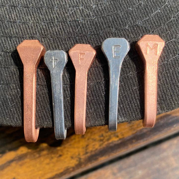 Hästsko Spik Hattklämmor Kopparpläterade för wholesale av AB Tack Design