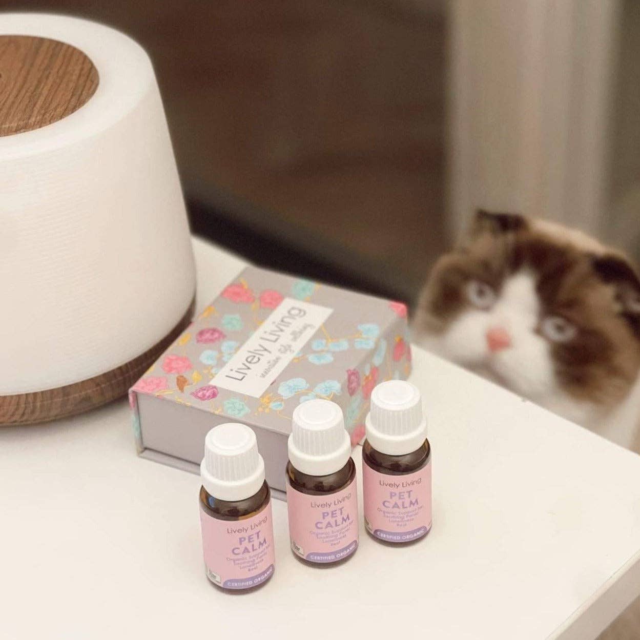 Lively Living - Wholesale Pet Supplement - Cat/Dog - Pet Calm - Certified Organic Essential Oil Blend 15ml10